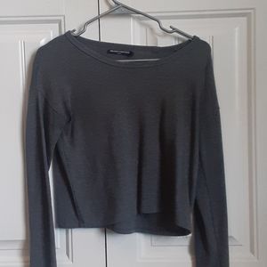 Grey cropped long sleeve shirt